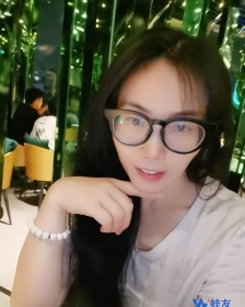 -С꣨飩